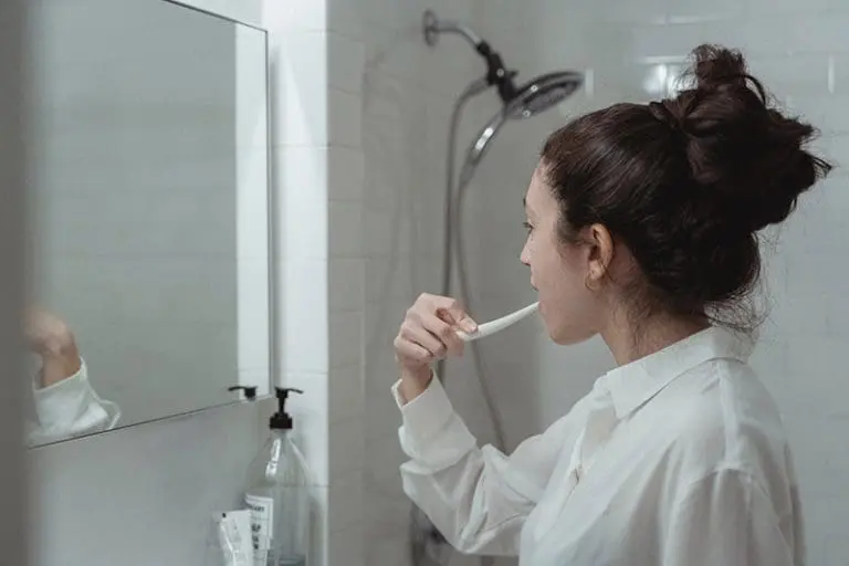 How to Keep Your Pearly Whites Healthy With Invisalign And Braces